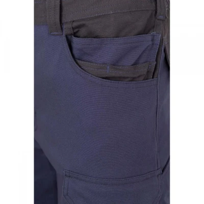 Pantaloni scurți din material stretch, cu buzunare / Velilla / Pantaloni scurti
