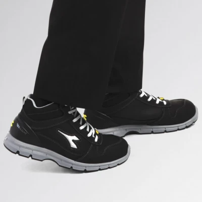 Bocanci de protecție DIADORA RUN II HI S3 SRC ESD / Stenso / Bocanci protectie S3