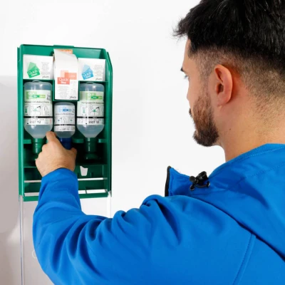 Stație de prim ajutor PLUM QUICKSAFE COMPLETE BOX / Stenso / Dusuri urgenta, spalatoare oculare