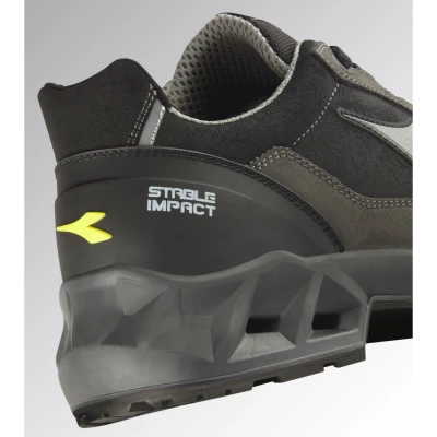 SHARK STA IMP LEAT LOW S3S FO SR SC ESD / Diadora / Pantofi protectie S3S